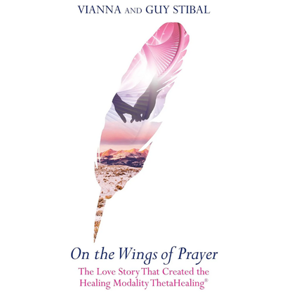 Gebetbuch-Cover mit „On the Wings of Prayer“, Autorenname oben, Flügel-Silhouette